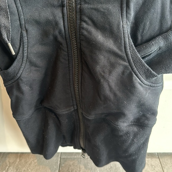Lululemon hoodie sz 2 like new - Picture 4 of 5